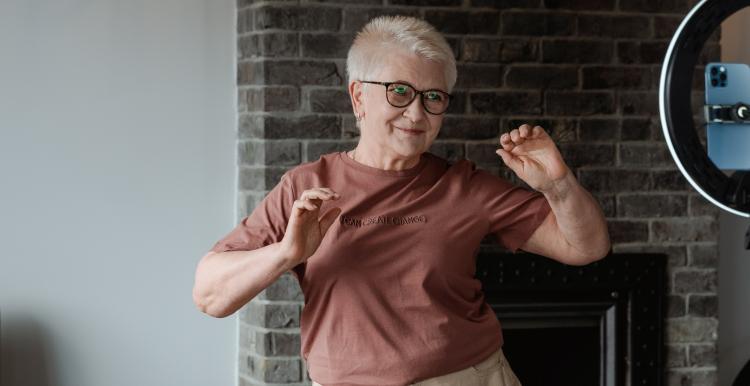 woman dancing